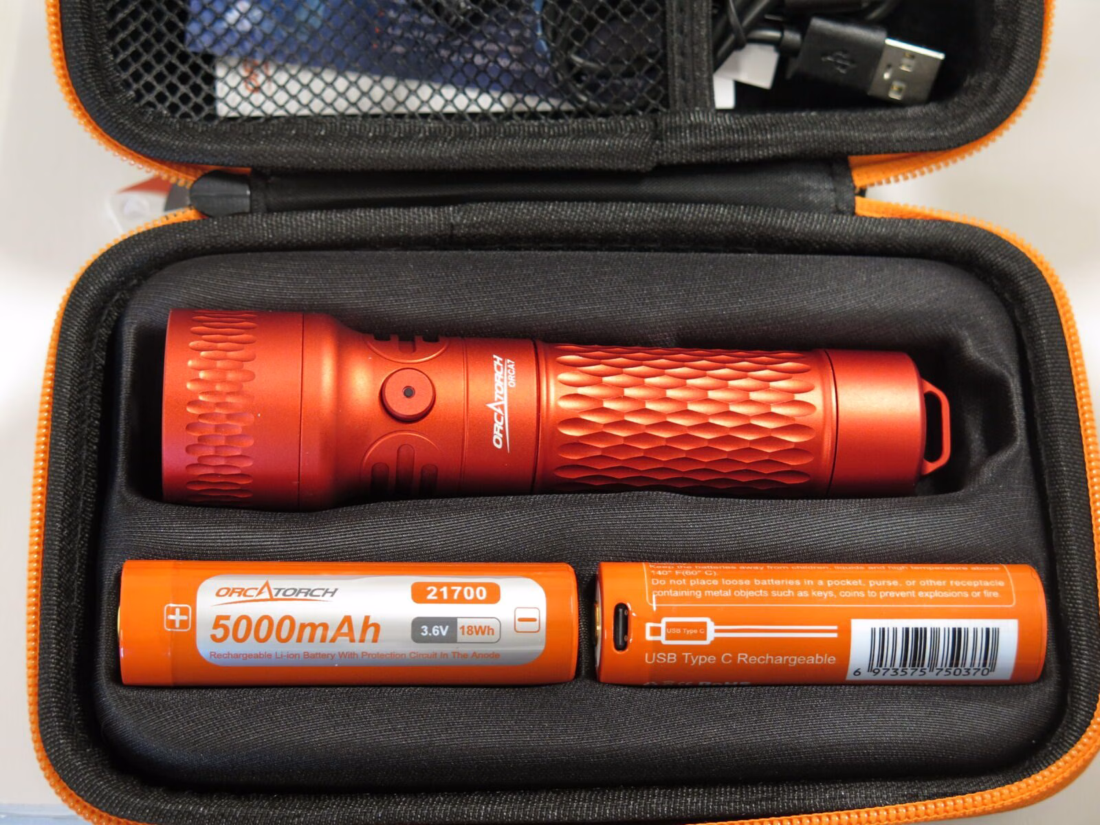 Orcatorch ORCA7 oplaadbare duiklamp 3000lm met 2 x batterij - Afbeelding 2